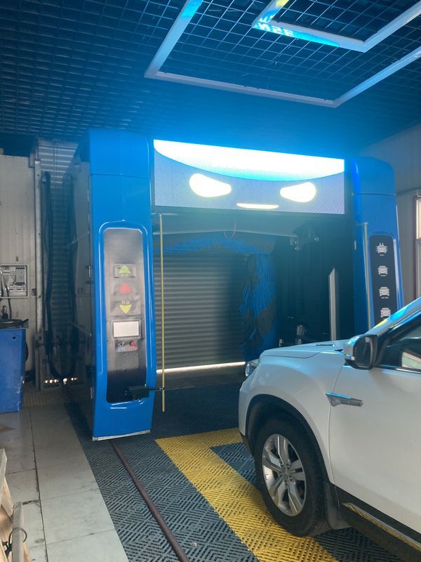 Αυτόματη μηχανή πλύσης αυτοκινήτων CF380 με έξυπνη οθόνη διαφημίσεων