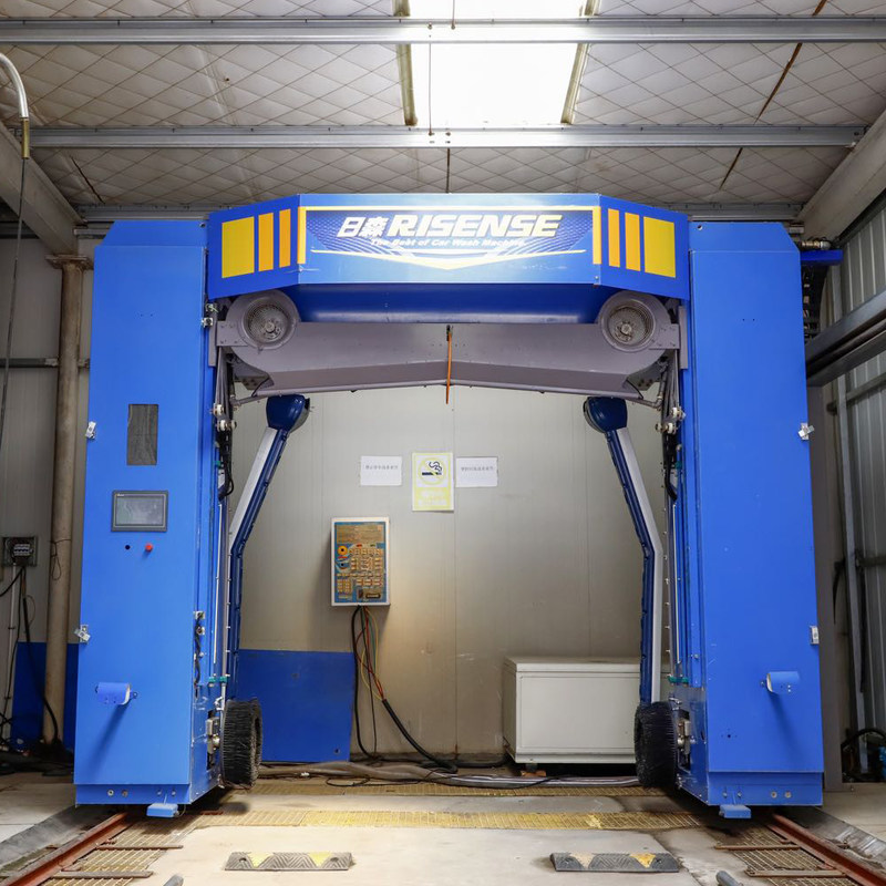 Άπακτο πλύσιμο αυτοκινήτων με στεγνωτήρα αέρα Σαμπουάν λάβας 25kW 1660mm*3620mm*3100mm Μέγεθος